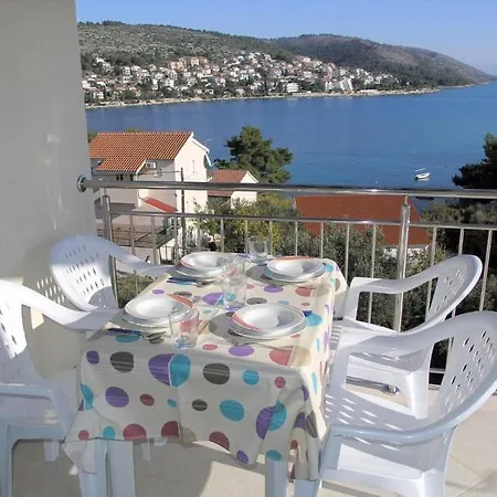 In Okrug Gornji With Sea View, Terrace, Air Conditioning, Wifi 5069-2 Lejlighed