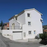 In Okrug Gornji With Sea View, Terrace, Air Conditioning, Wifi 5069-2 Τρογκίρ