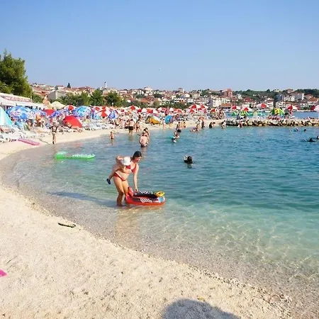 In Okrug Gornji With Sea View, Terrace, Air Conditioning, Wifi 5069-2 * Τρογκίρ