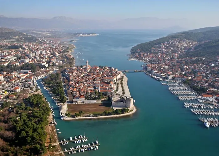 In Okrug Gornji With Sea View, Terrace, Air Conditioning, Wifi 5069-2 Apartment