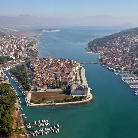 In Okrug Gornji With Sea View, Terrace, Air Conditioning, Wifi 5069-2 Appartement